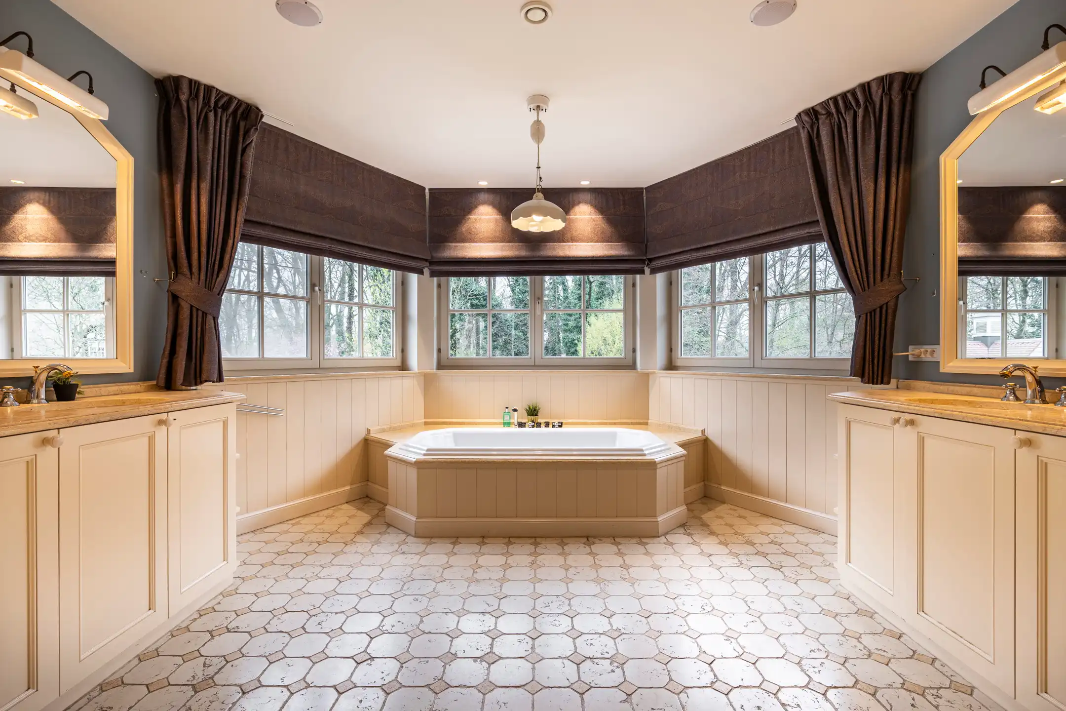 Rietgedekte villa op 2.000 m² met zwembad foto 15