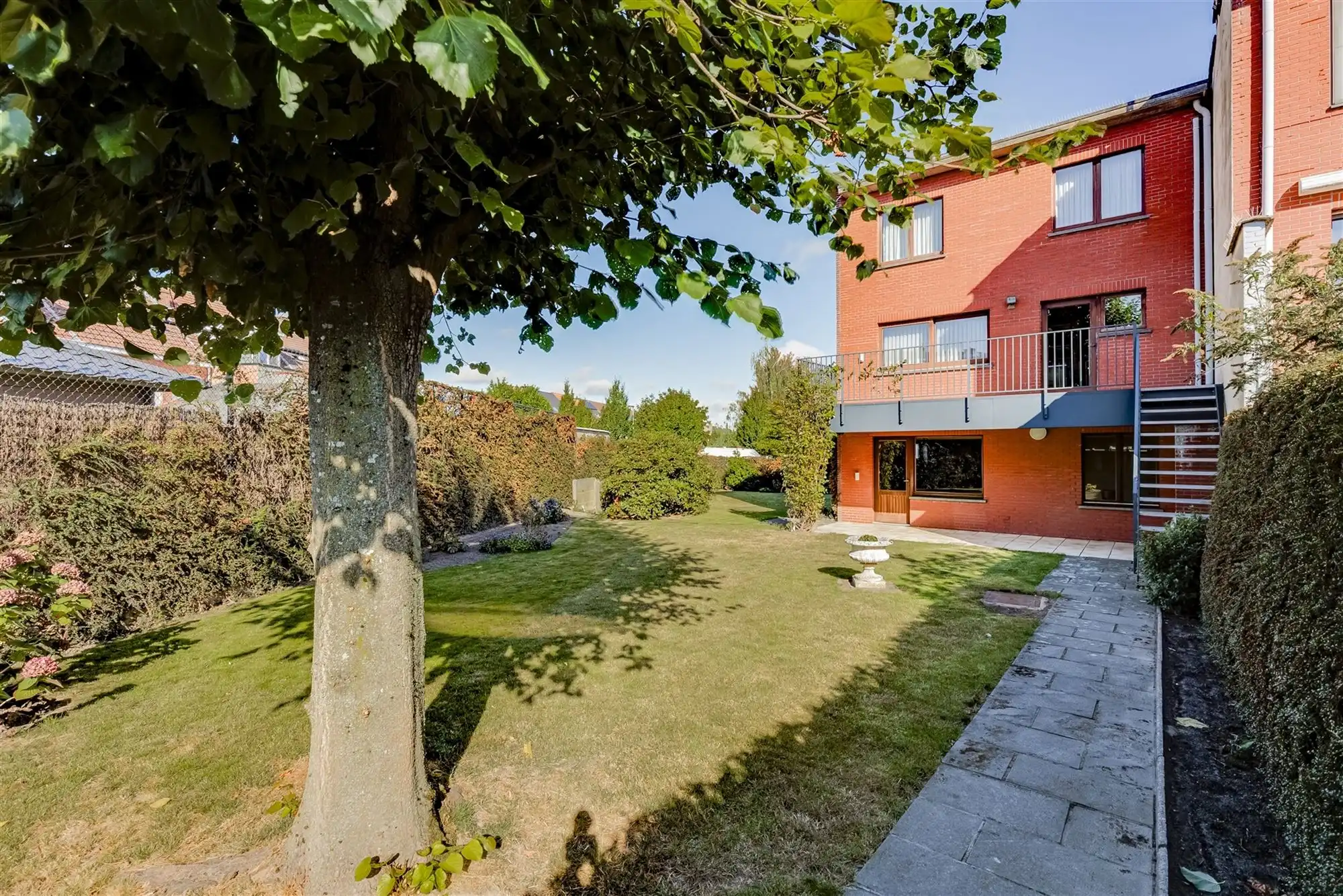 Ruime bel-étagewoning met 5 slk op 569 m² in rustige wijk te Aartselaar foto 7