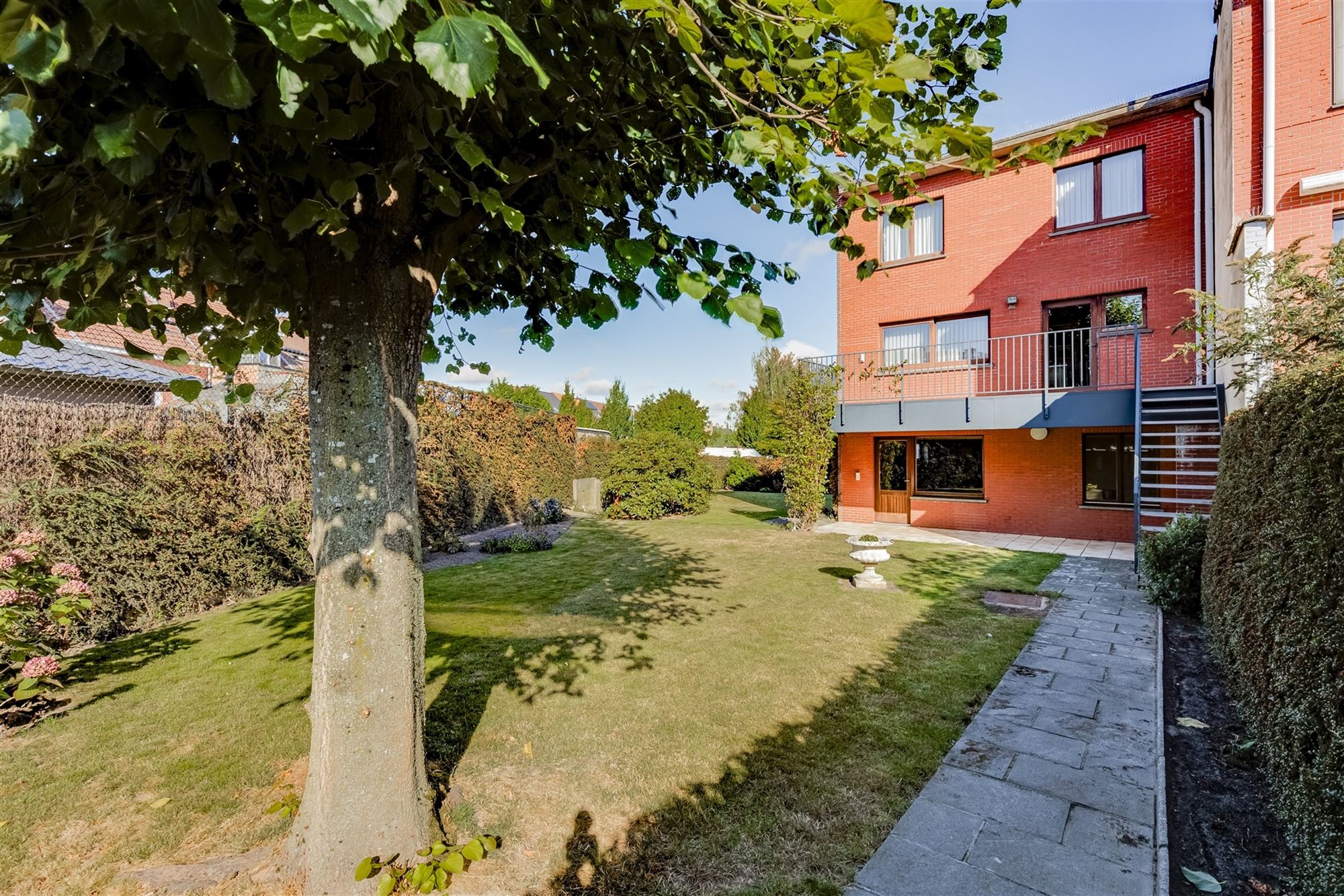 Ruime bel-étagewoning met 5 slk op 569 m² in rustige wijk te Aartselaar foto 7