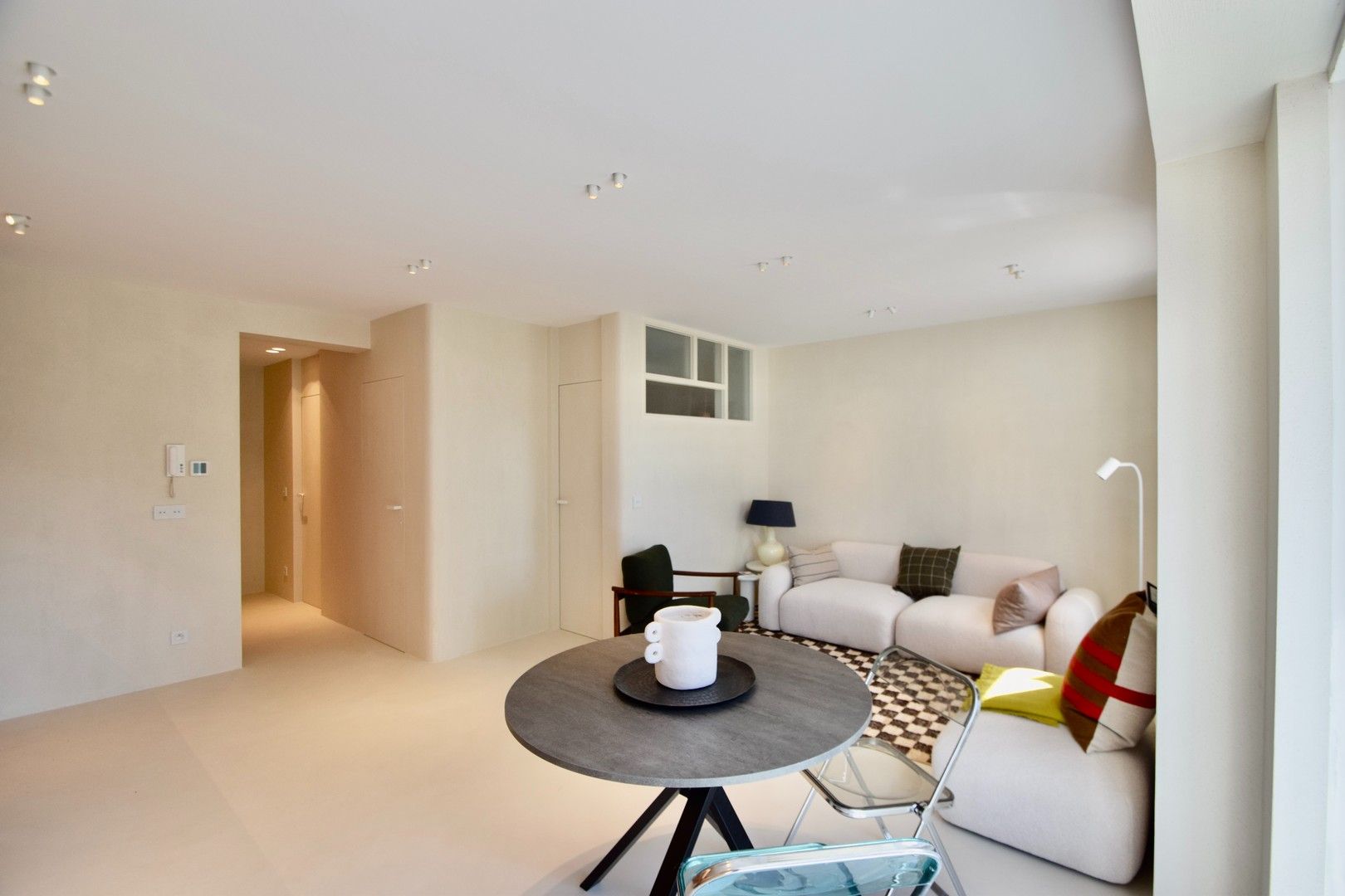 Gerenoveerd appartement genietend van lateraal zeezicht gelegen hartje Het Zoute foto 3