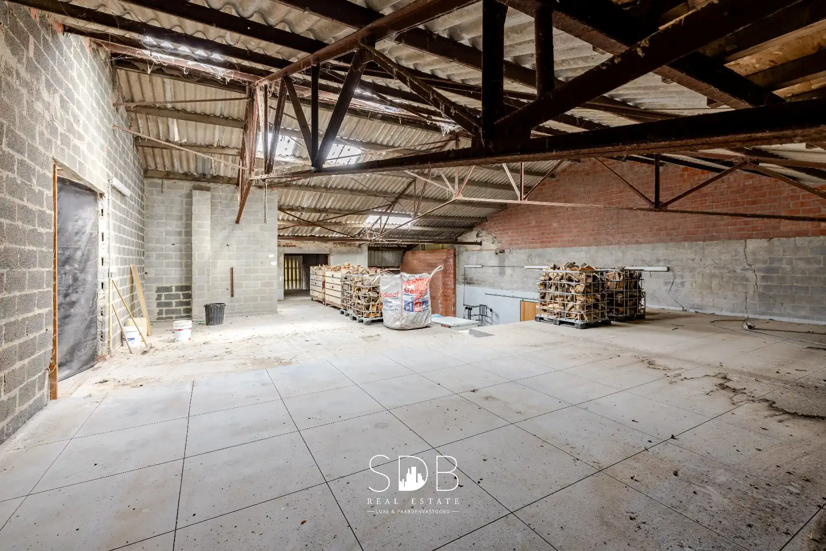 Landelijke villa met ruime bedrijfsgebouwen en opslagmogelijkheden op 23.740m² foto 41