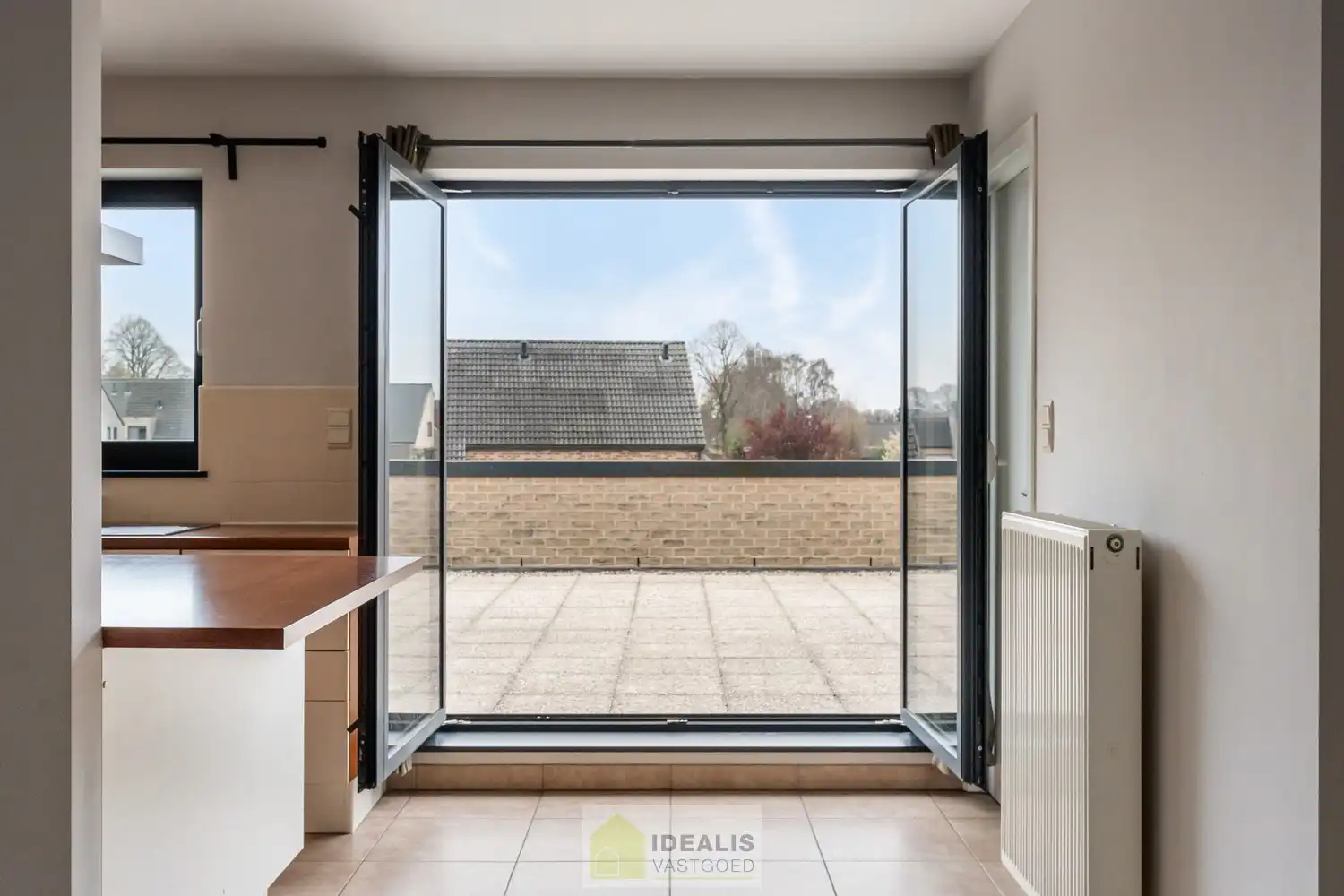 IDEALIS VASTGOED – INSTAPKLAAR DUPLEX APPARTEMENT GELEGEN OP UITERST CENTRALE LOCATIE TE HECHTEL-EKSEL foto 17