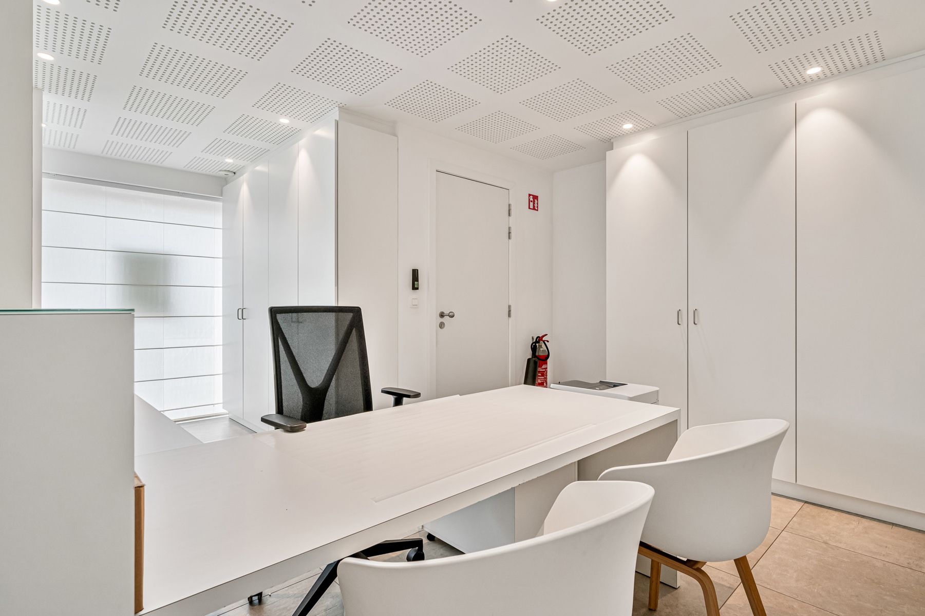 Moderne en zichtbare kantoorruimte op toplocatie foto 10