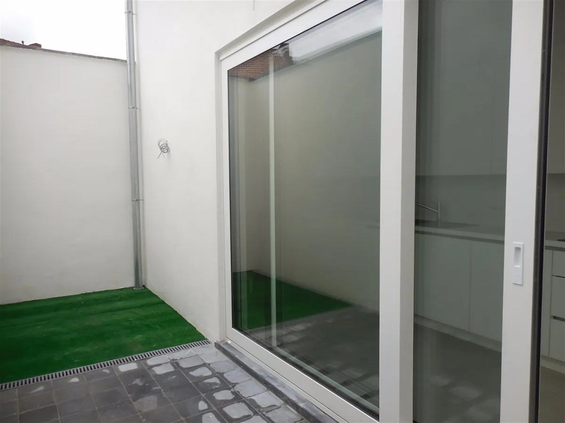 Knusse gerenoveerde rijwoning met 3 slaapkamers. foto 5
