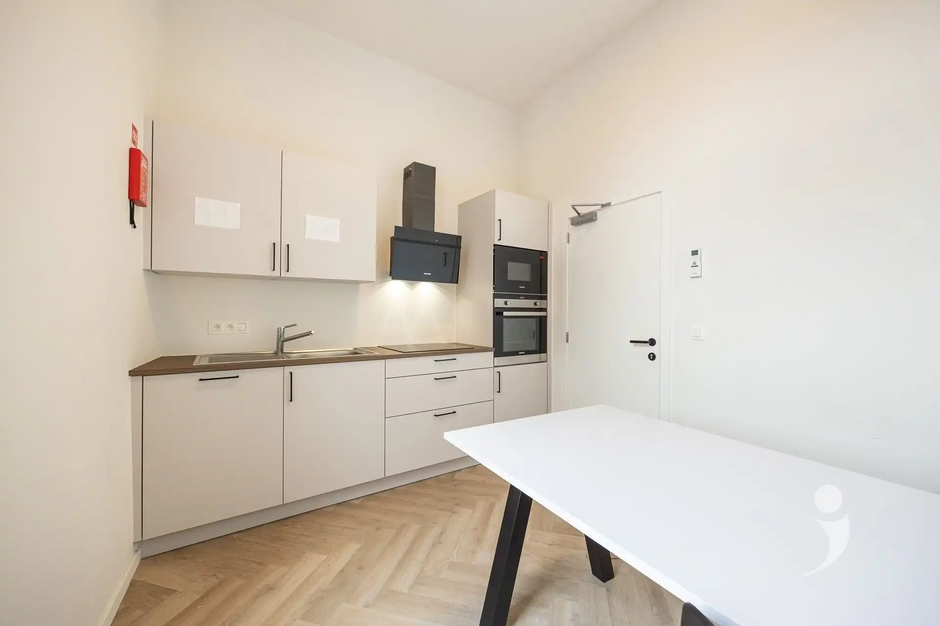 High-end studentenkamer in centrum Leuven foto 13