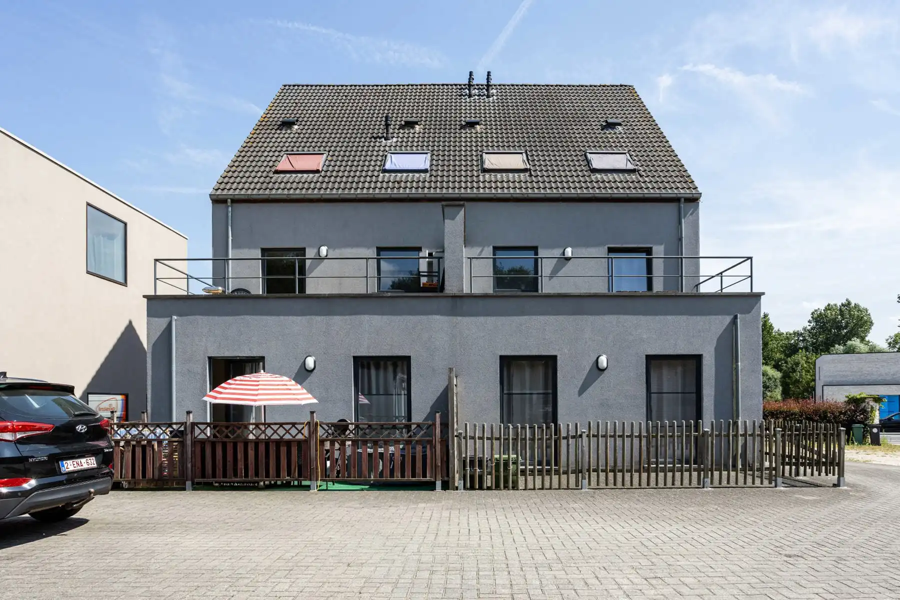 Instapklaar appartement met garage te Burst! foto 20