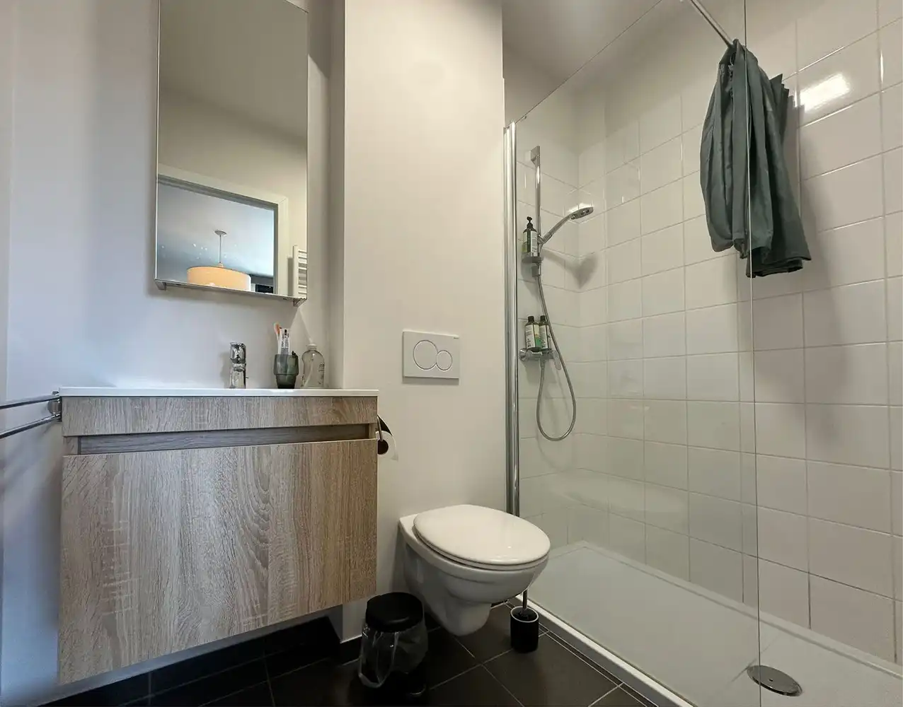 Modern 1 slaapkamer appartement in Antwerpen! foto 11
