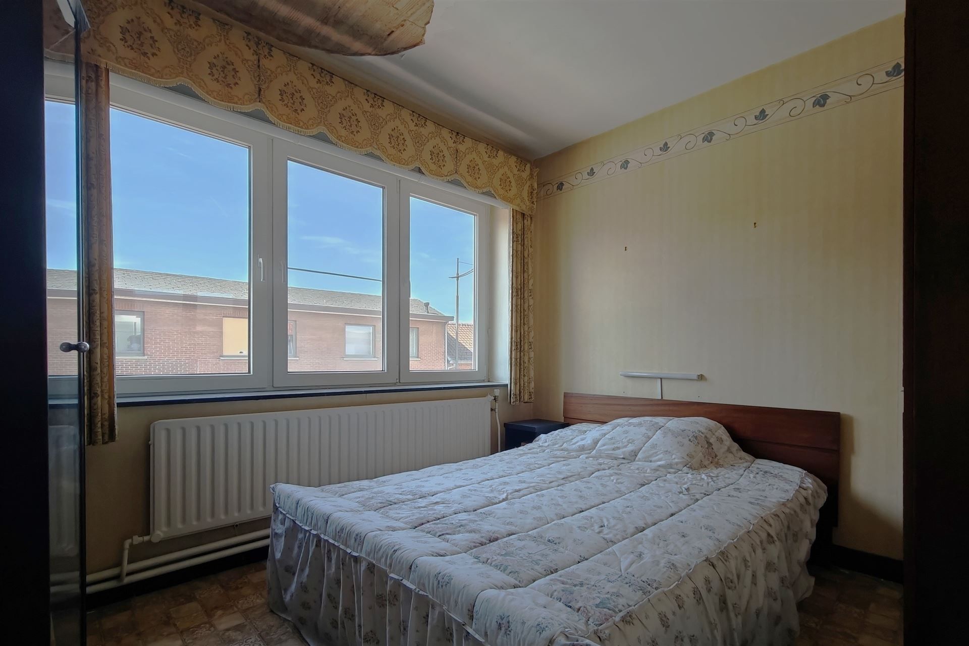 Goed onderhouden woning met 3 slpk. en 2 ingangen in Mopertingen foto 12