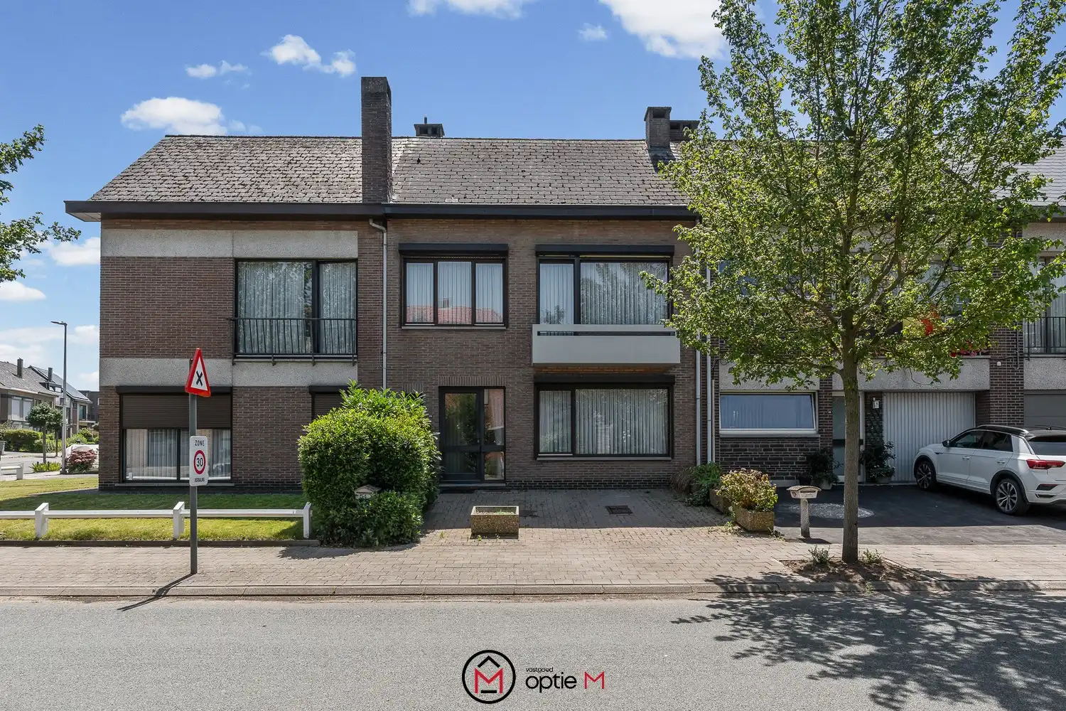 Rustig gelegen gezinswoning te koop in Hasselt met EPC C foto {{pictureIndex}}