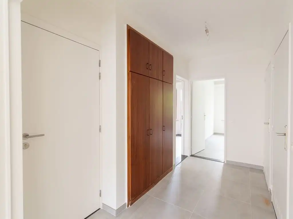 Gerenoveerd appartement met terras foto 7