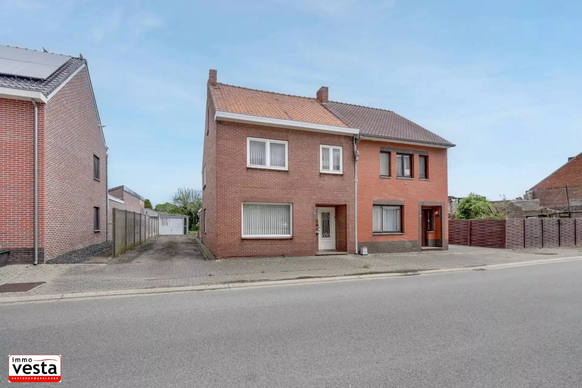 Hoofdfoto van de publicatie: Ruime, centraal gelegen woning met renovatiepotentieel
