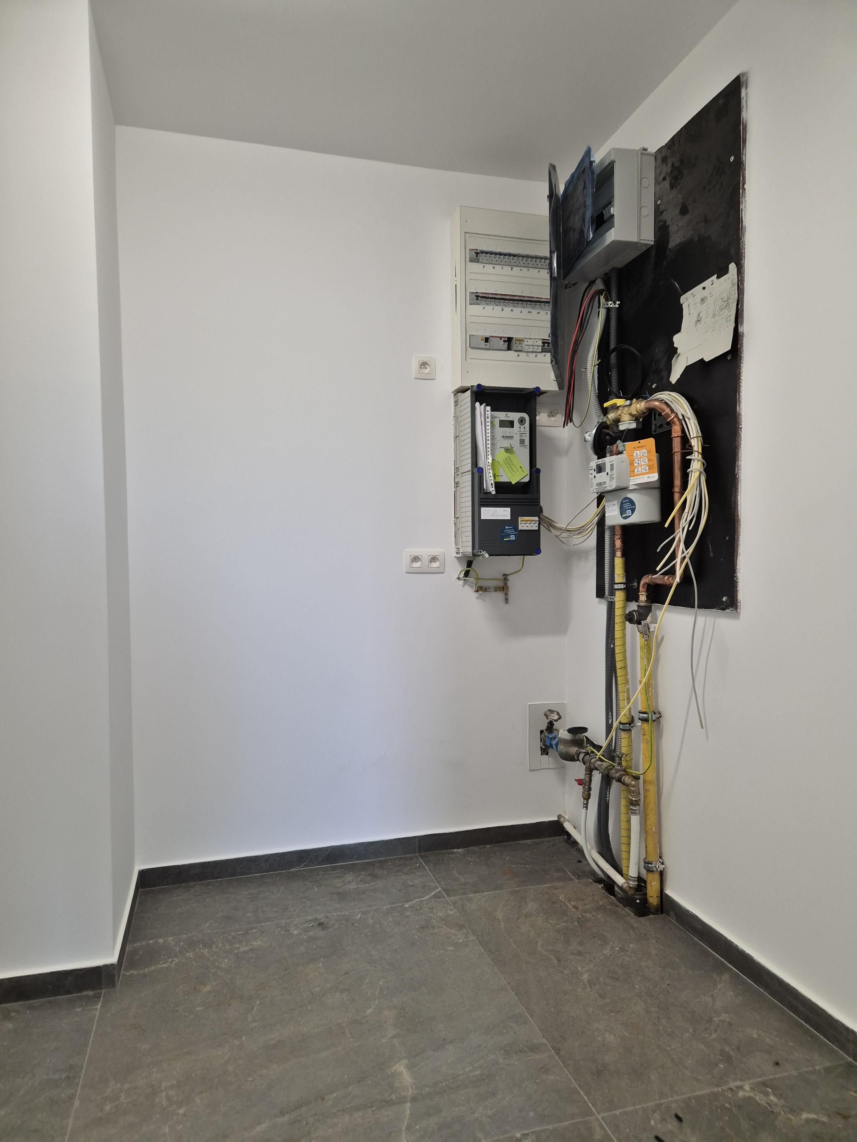Leuke gerenoveerde woning met 4 slaapkamers en tuin foto 12