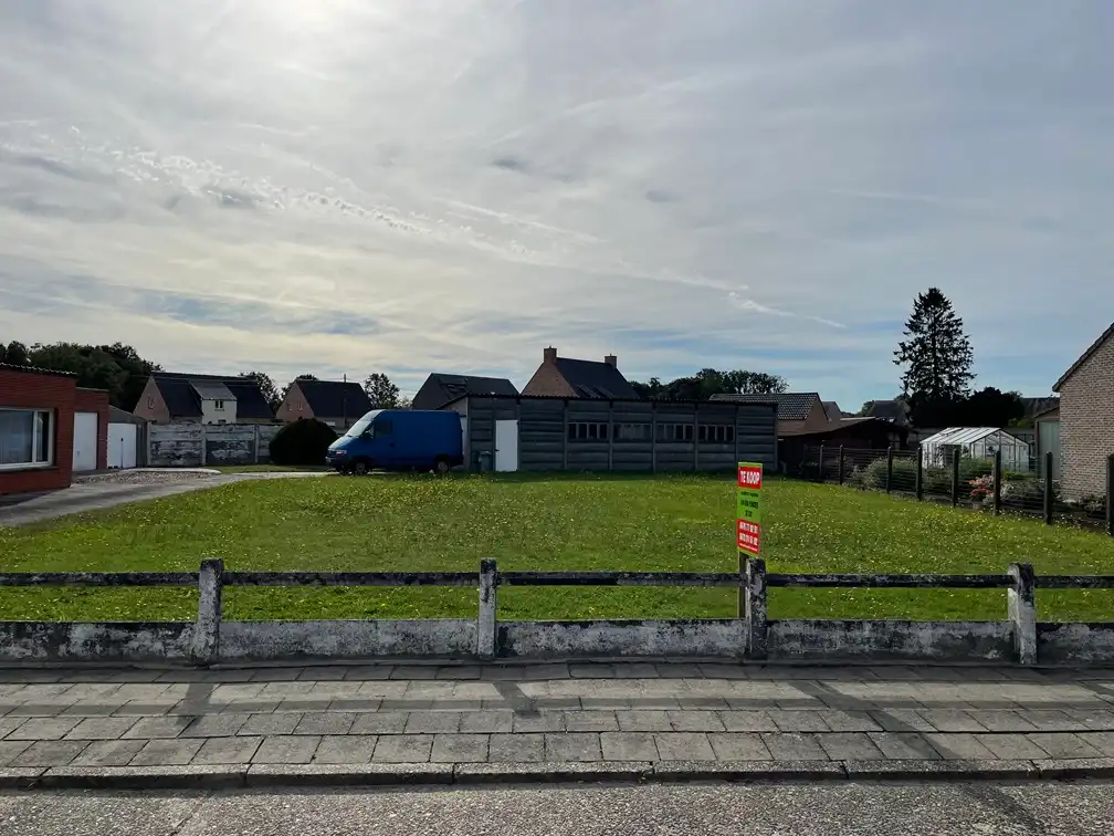 Open bebouwing 631m² dorpsrand foto {{pictureIndex}}