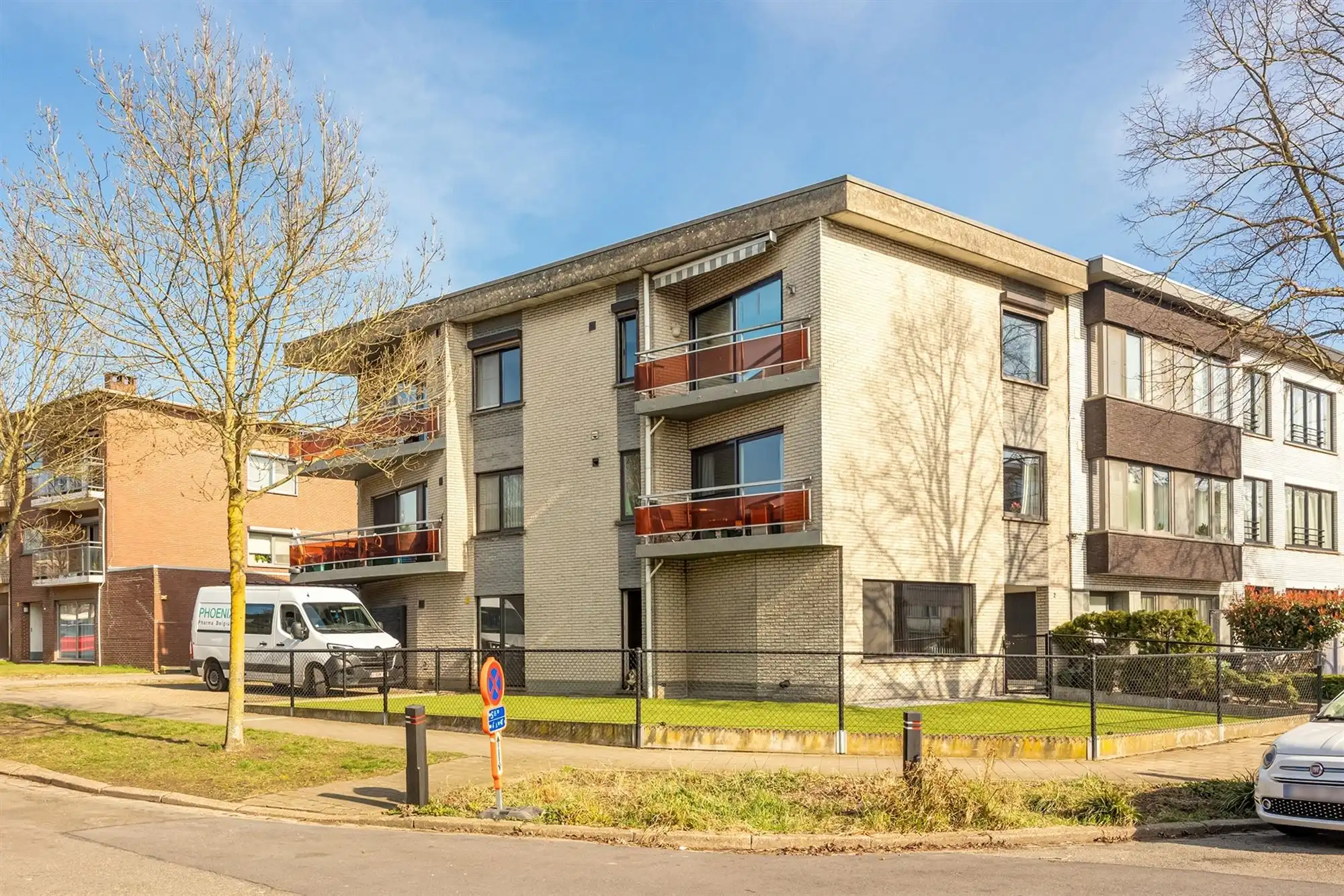 Op te frissen éénslaapkamerappartement met terras  foto 5