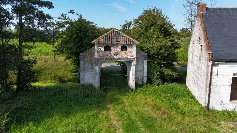 Exclusief 17e eeuws landgoed met bijgebouwen en slotgracht op 1 ha foto 19