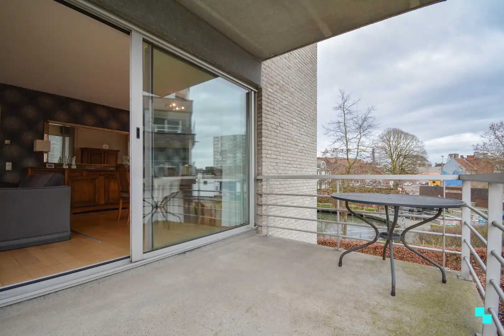 3-slaapkamer hoekappartement langs het water te Roeselare foto 2