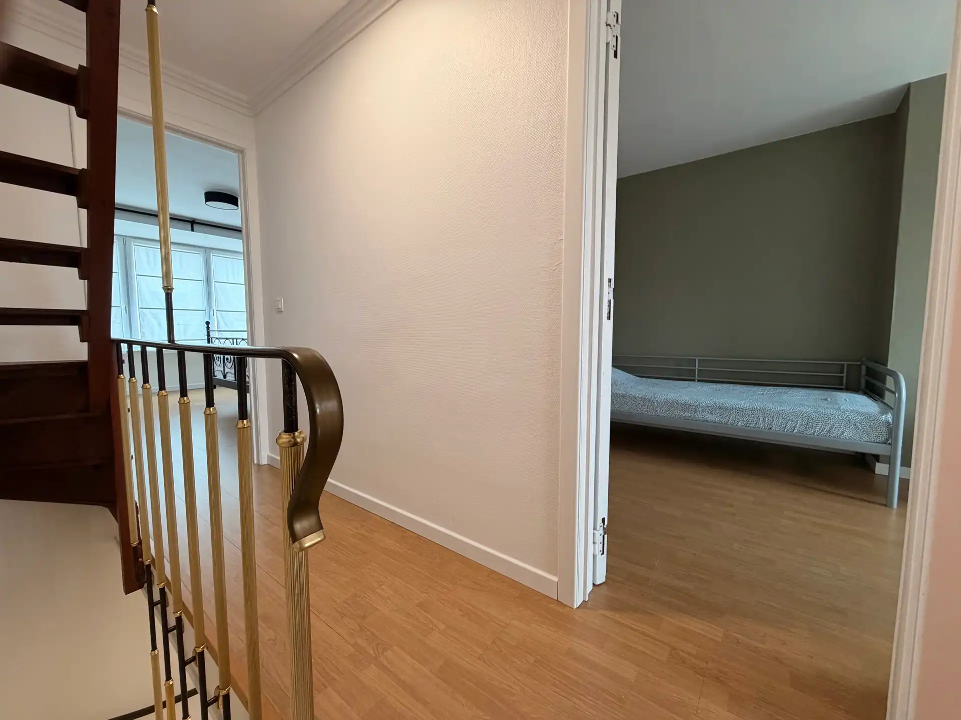 DE PANNE – Instapklare gerenoveerde woning met 4 slpk., grote garage, op wandelafstand van zee, bos en tram.  foto 21