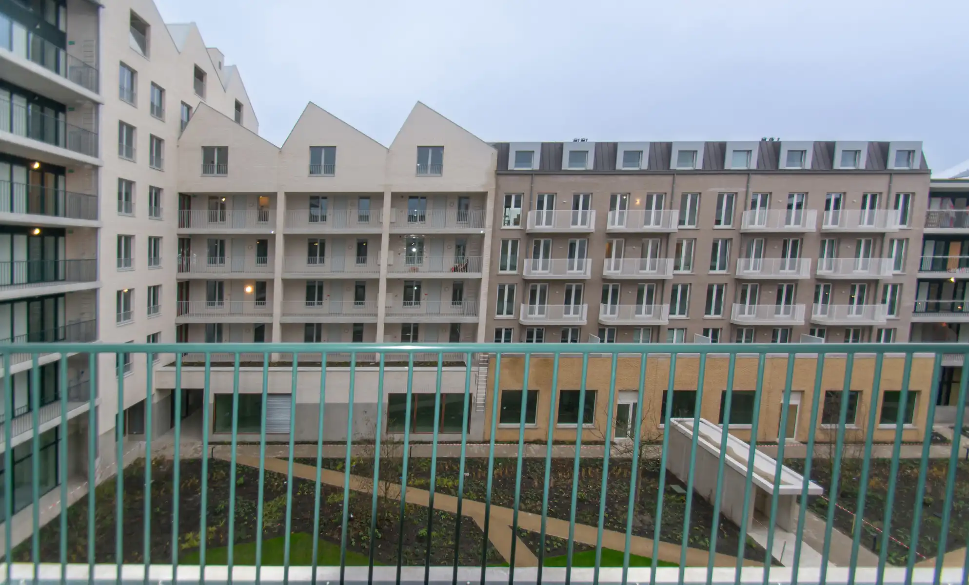 Prachtig nieuwbouwappartement met 2slpk. en balkon foto 6