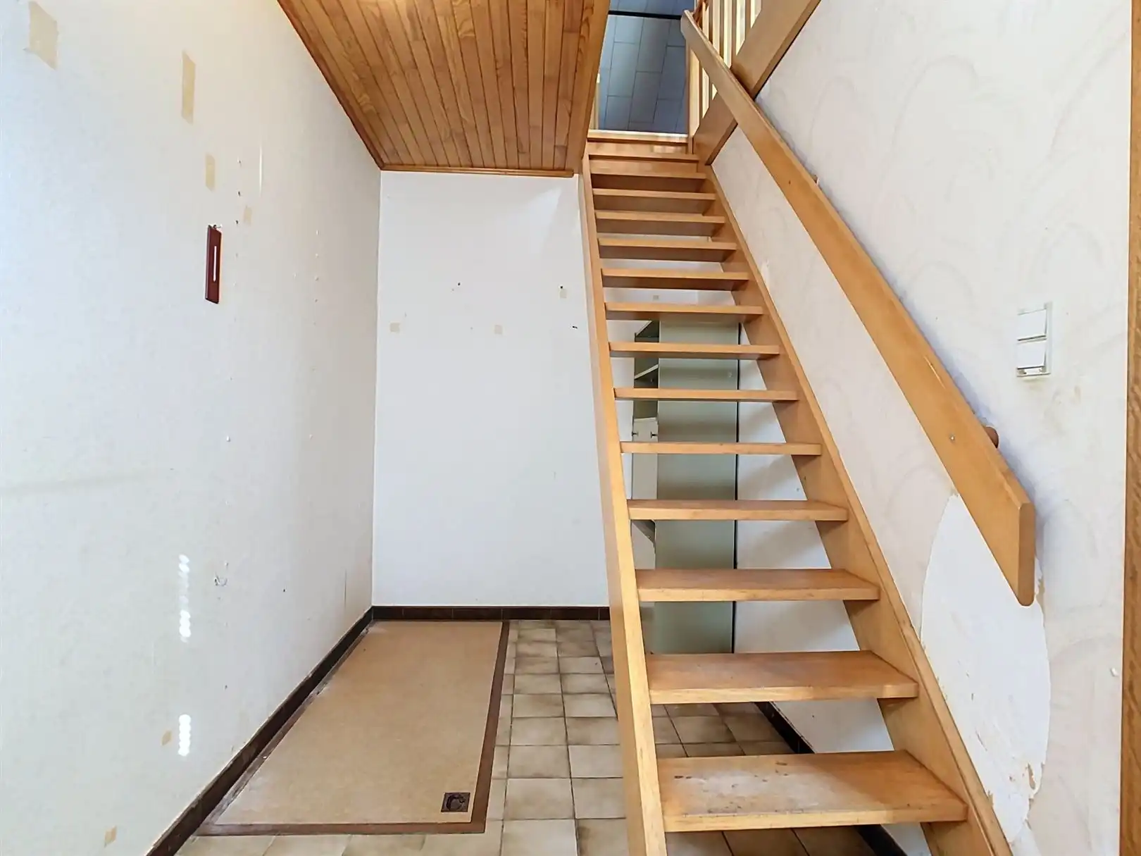 karaktervolle woning met 4 slaapkamers, grote garage en tuin! foto 15