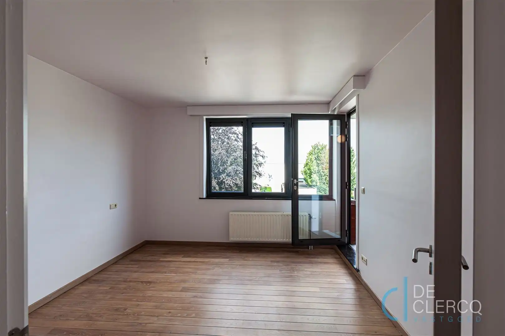 Prachtig ruim appartement te huur in hartje Lochristi! foto 10