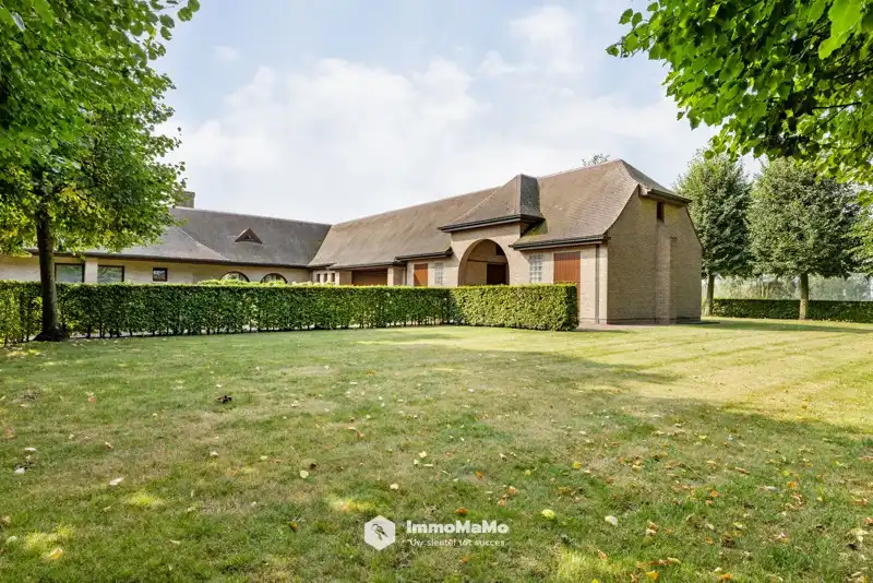 UNIEKE VILLA MET BINNENZWEMBAD EN PAARDENSTALLEN OP EEN TOPLOCATIE TE KOOP IN MENDONK (GENT) foto 64