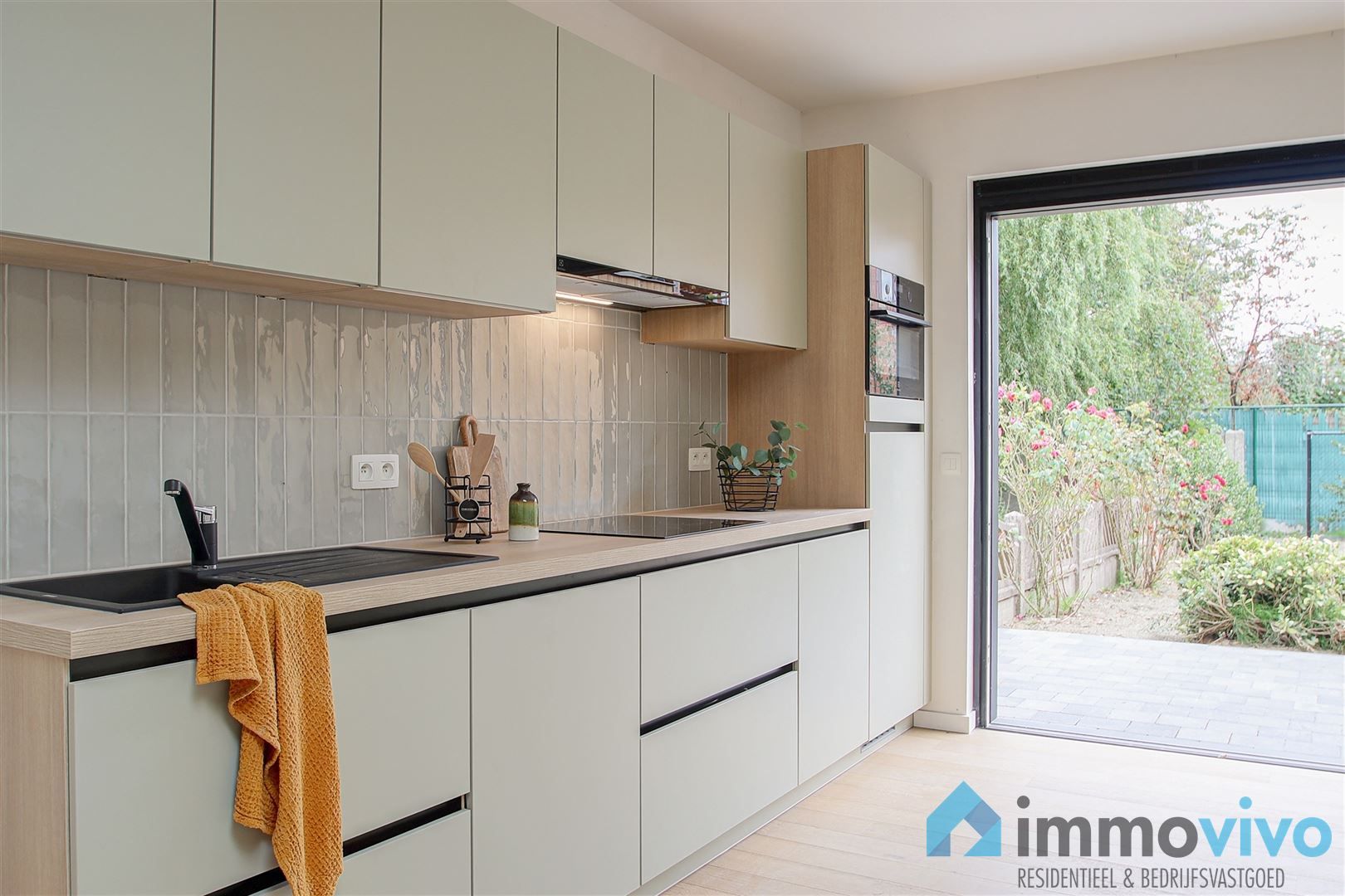 Instapklare, volledig gerenoveerde woning met zonnepanelen in Niel. foto 8