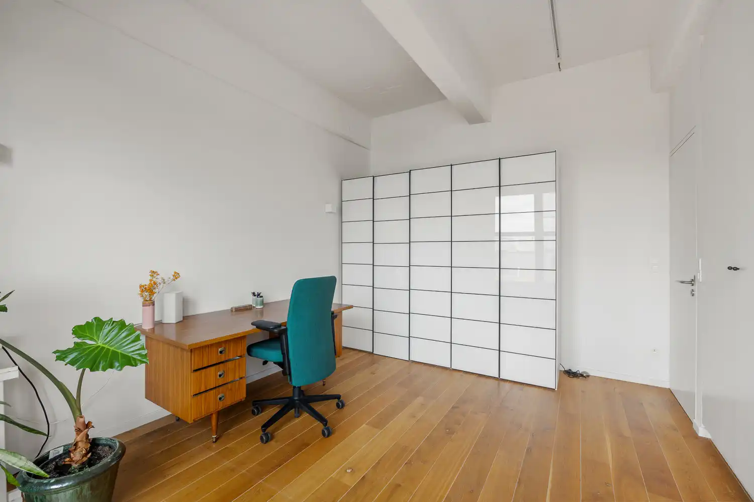 Een woning in de lucht: 'Uitzonderlijke loft 200m² + aangelegde daktuin, terras en 2 optionele garages in rustig, groen woonerf op de grens Borgerhout/Antwerpen' foto 15