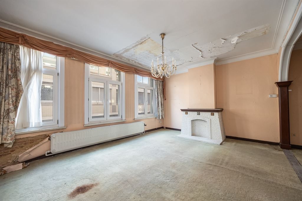 Woning met gigantisch magazijn te renoveren foto 3