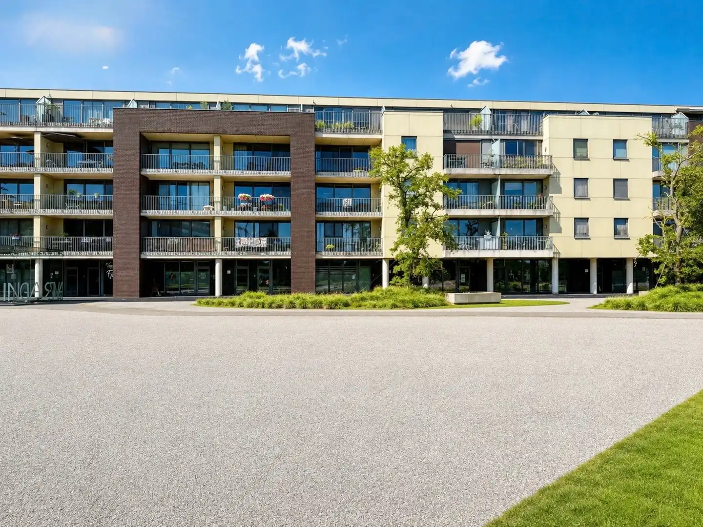 Mooi onderhouden appartement in centrum Aalter met ondergrondse parkeerplaats foto 2