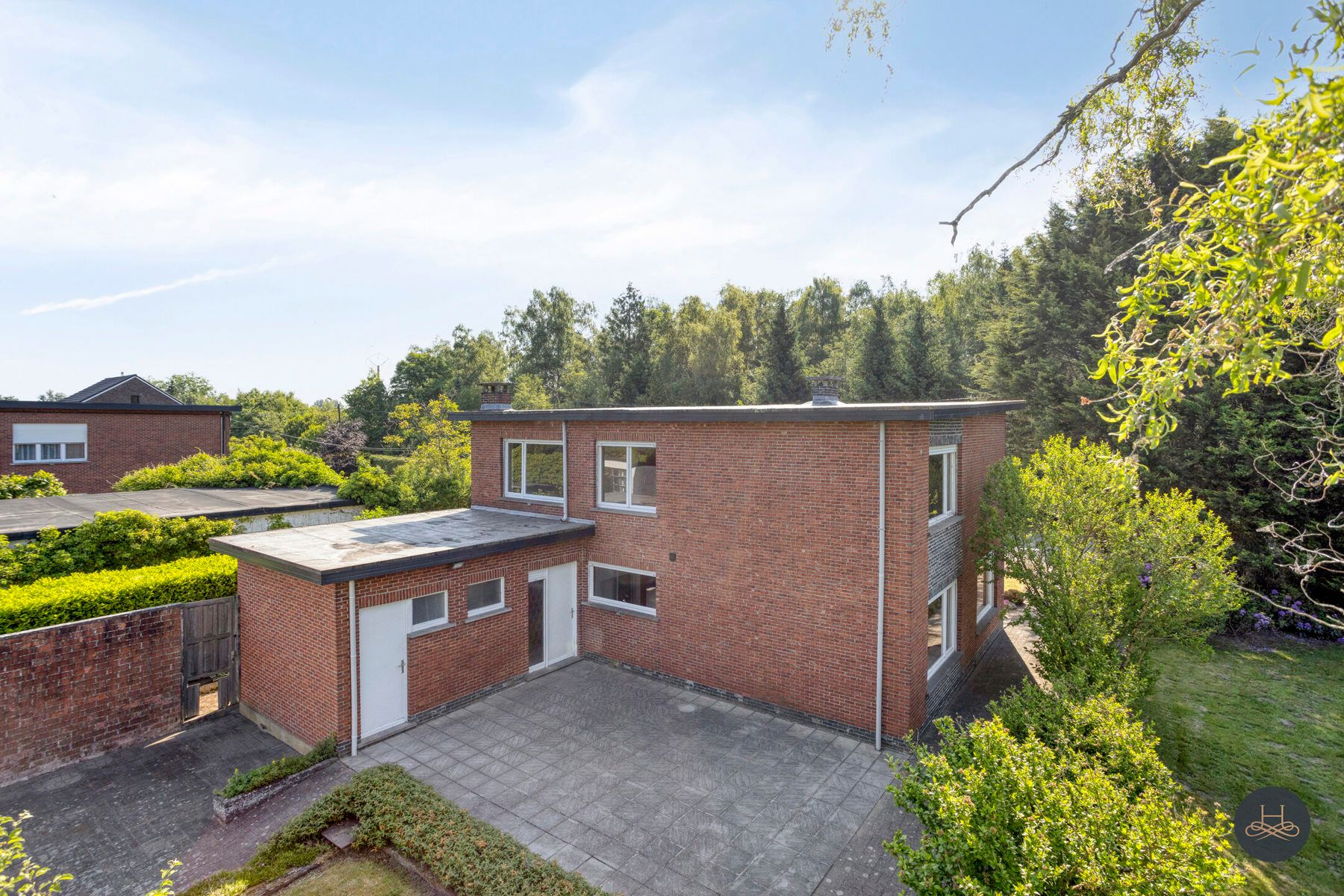 Charmant ruime renovatiewoning gelegen op een enorm perceel foto 2
