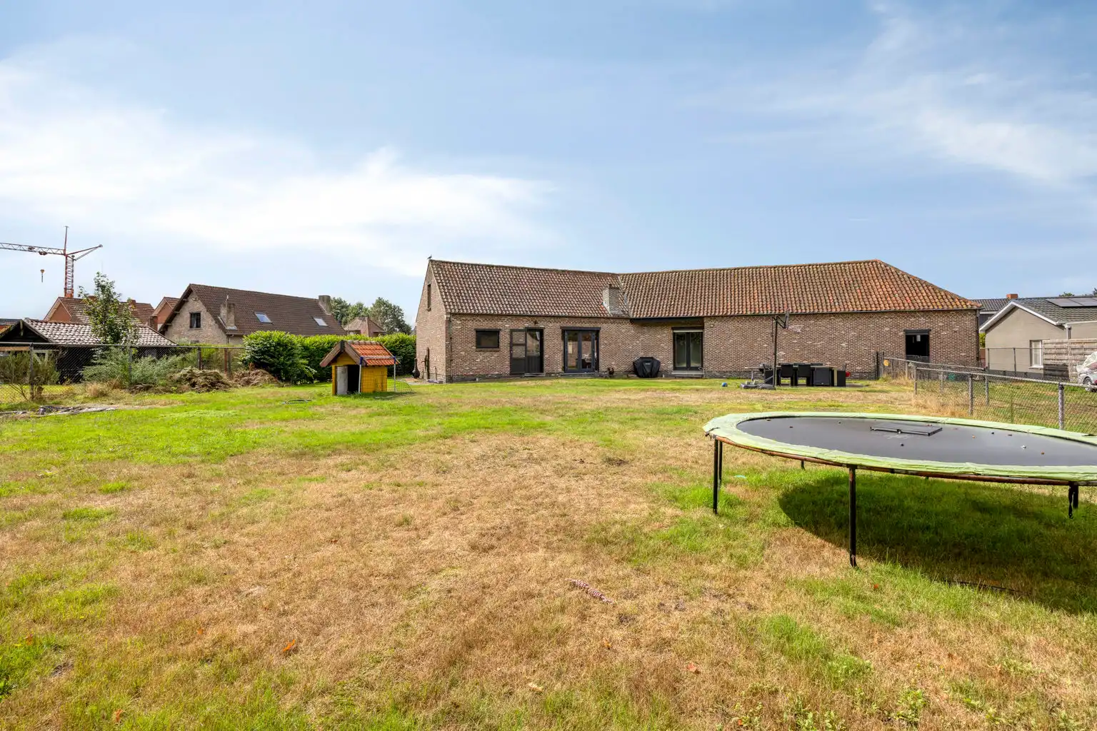 Ruime laagbouwwoning op 1806m² met omheinde tuin foto 31