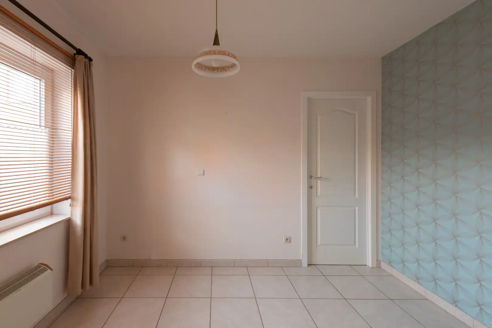 Centraal gelegen, ruim 2 slaapkamerappartement op wandelafstand van de Zeedijk. foto 15