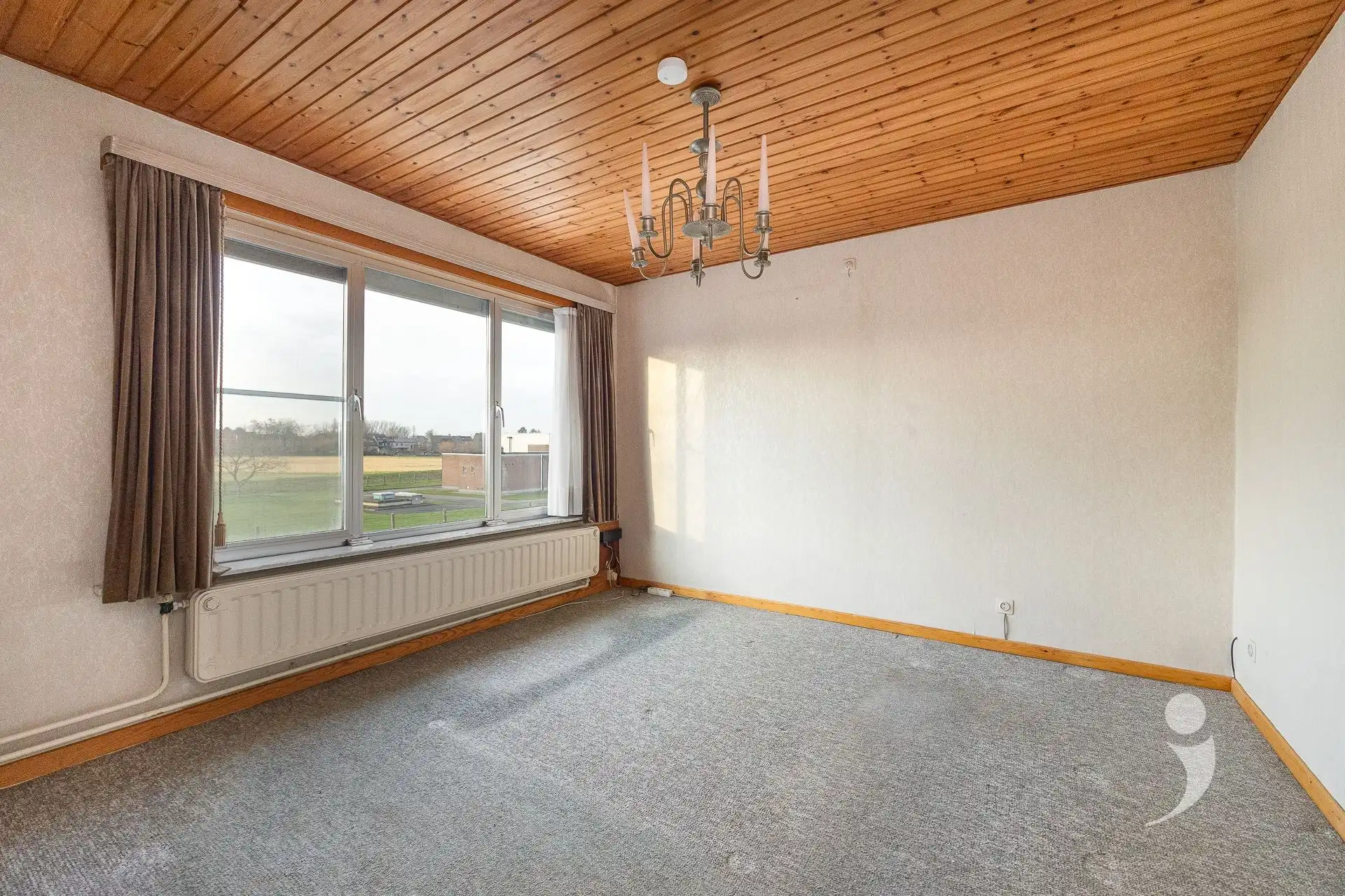 Te renoveren woning met zicht op de velden! foto 13