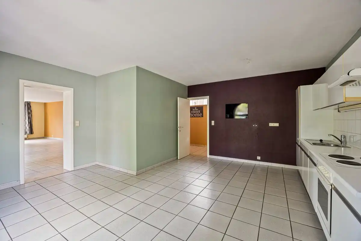 Ruim appartement in kleine residentie foto 4