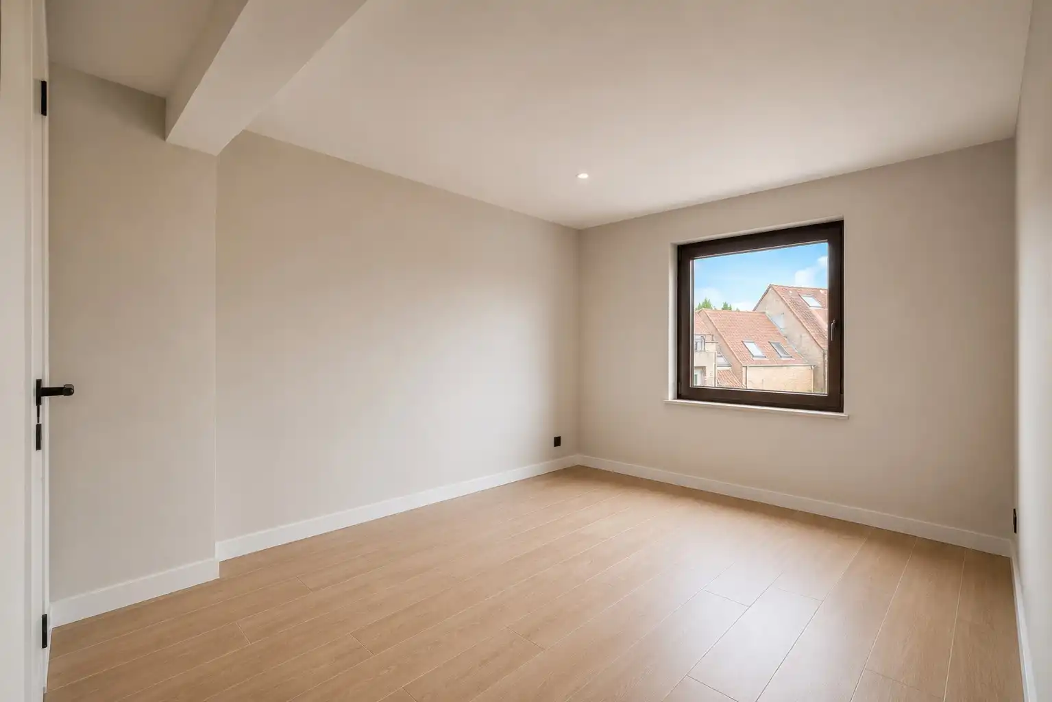 Gerenoveerd appartement op toplocatie aan de Markt van Gistel foto 9