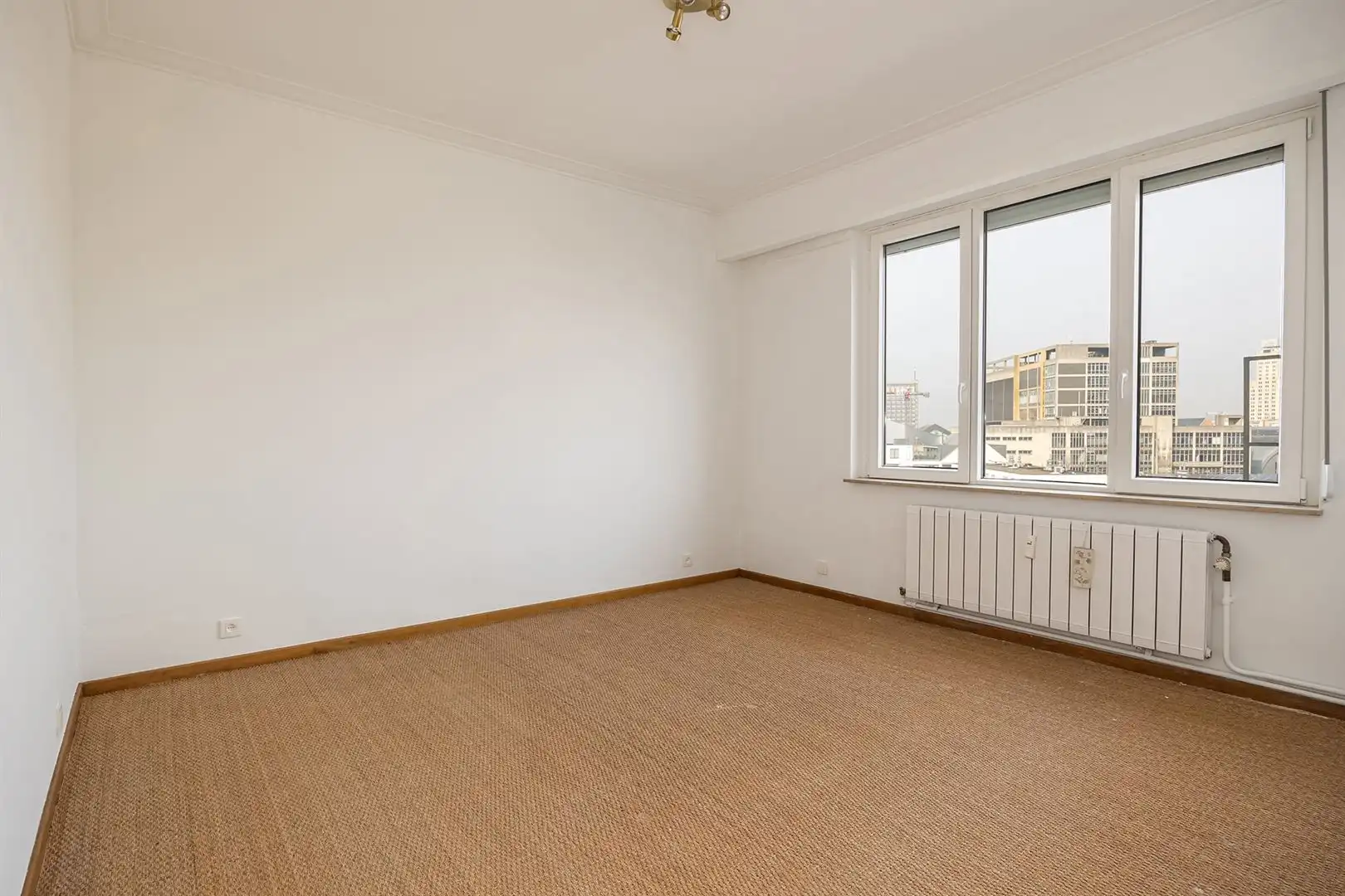 3-slaapkamer appartement met mooi stadszicht foto 11