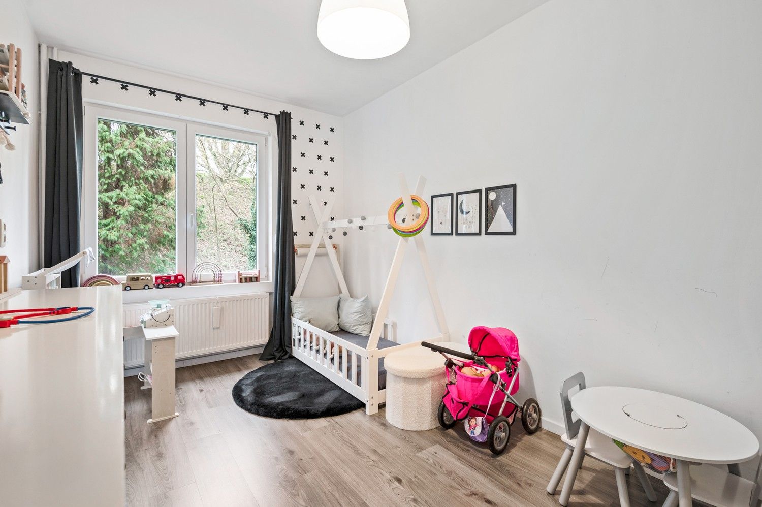 Instapklaar appartement op de 1ste verdieping met 2 slaapkamers en berging te Mortsel! foto 10