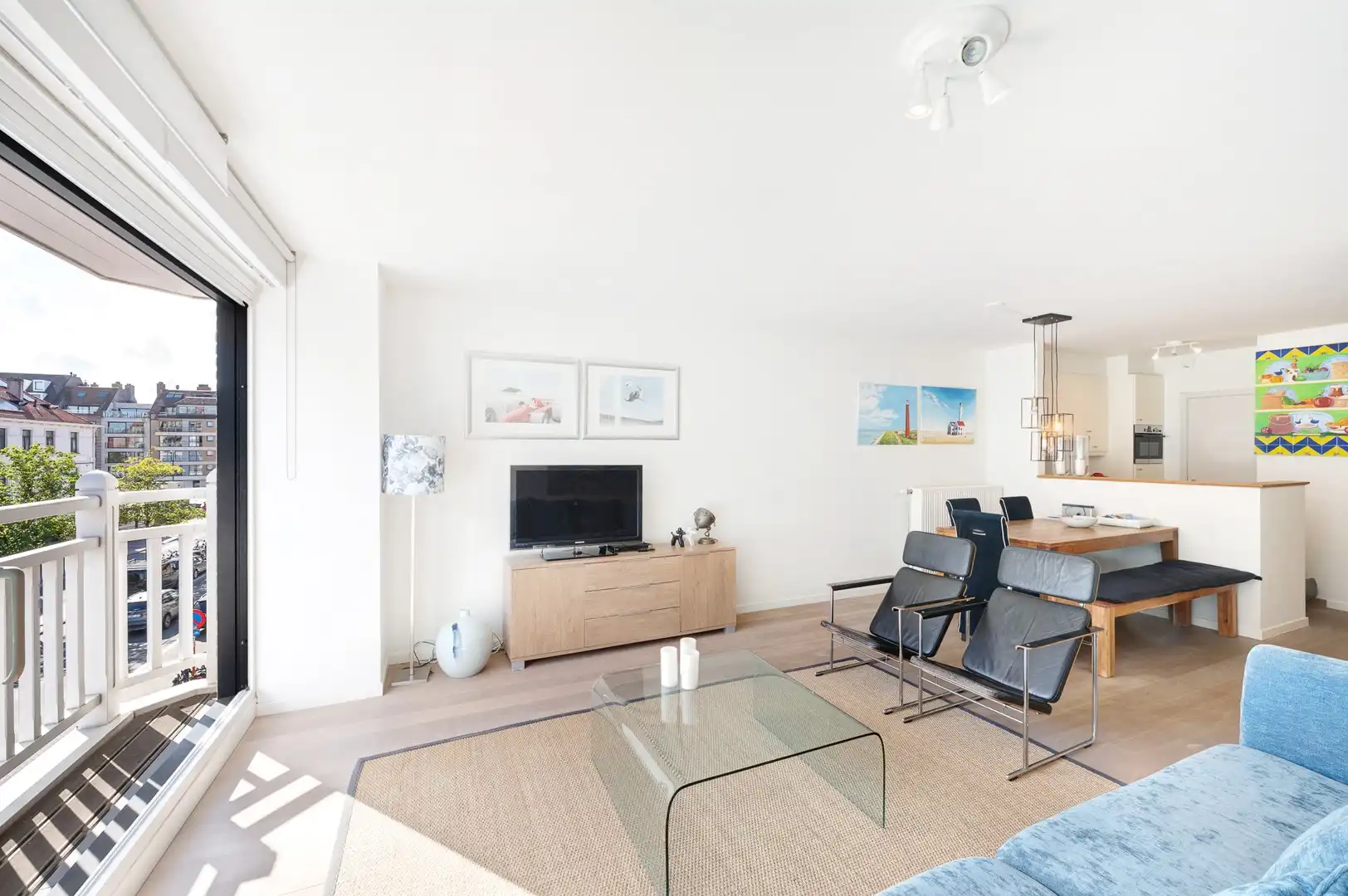Centraal gelegen appartement in zeer goede staat. foto {{pictureIndex}}
