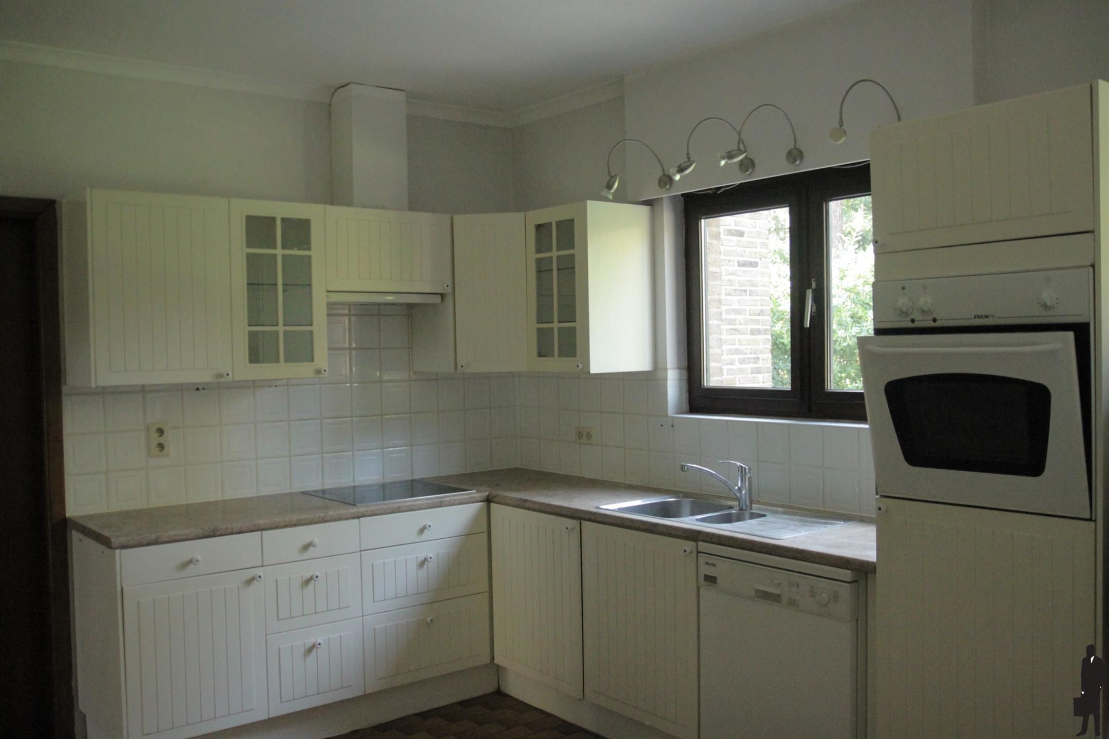 Villa in groene omgeving foto 4