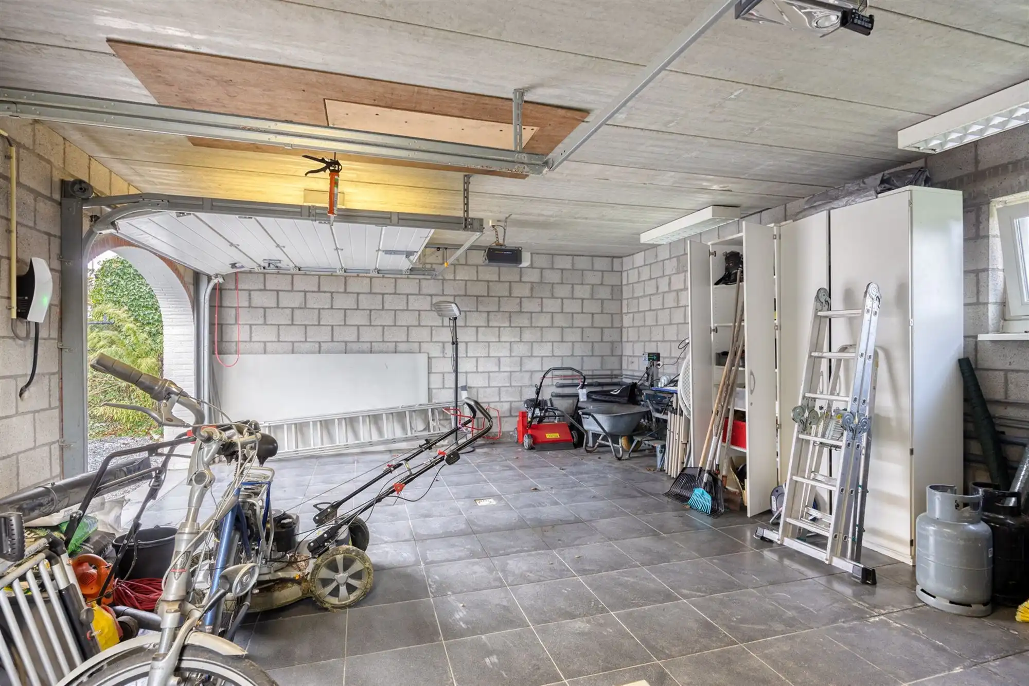 Instapklare tijdloze villa met 5 slpks op ca. 2000 m² foto 57