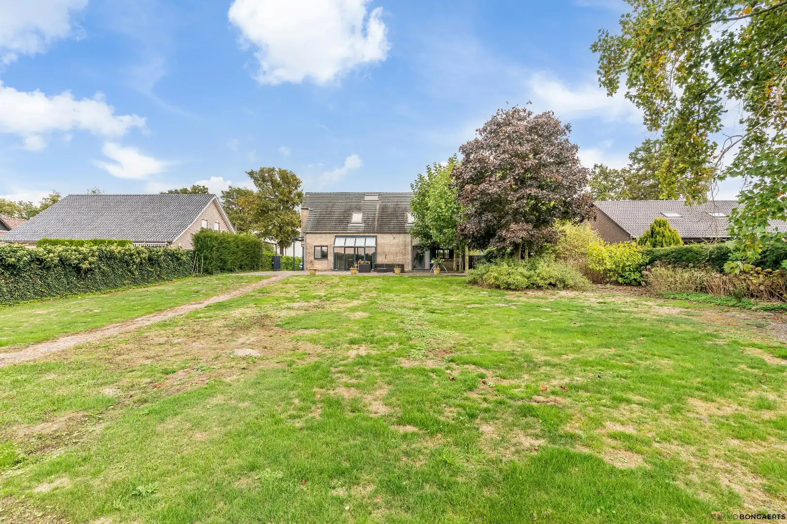 Ruime gezinswoning met 3 slaapkamers foto 30