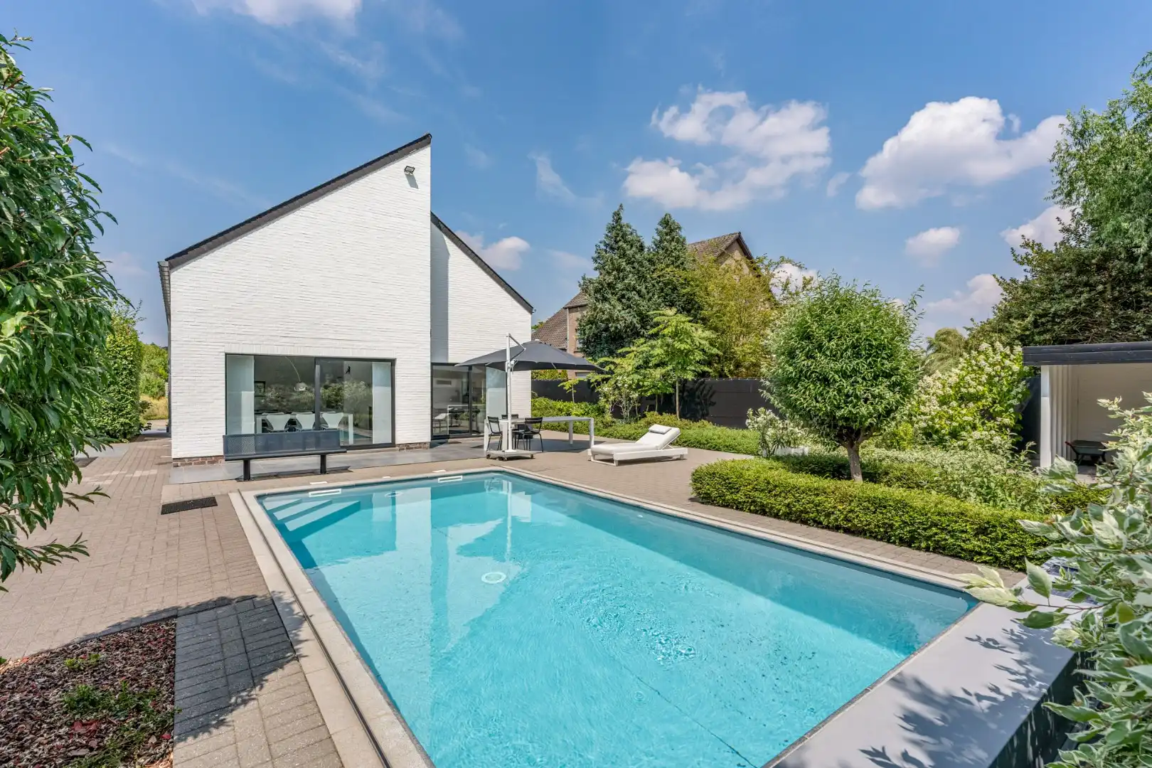 Moderne architectenwoning met mooie tuin en zwembad, 5 slaapkamers in Hasselt, OB op 8a12ca in doodlopende straat foto 4