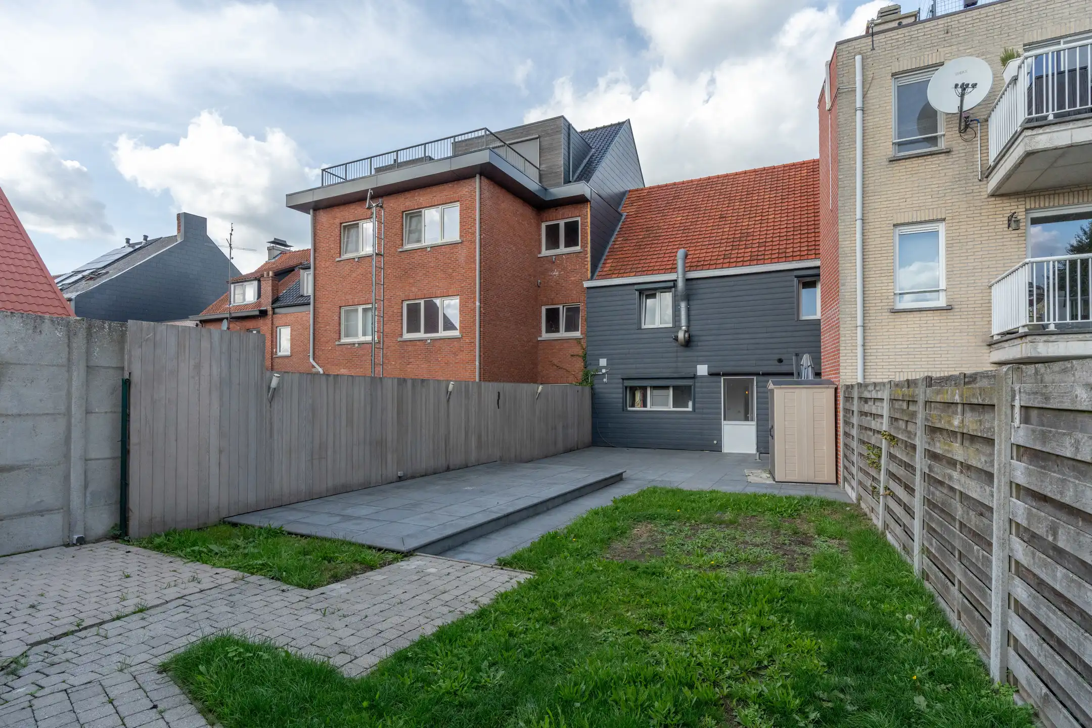 Voormalige winkel met garage, mogelijkheid tot 3 slpk woning foto 23