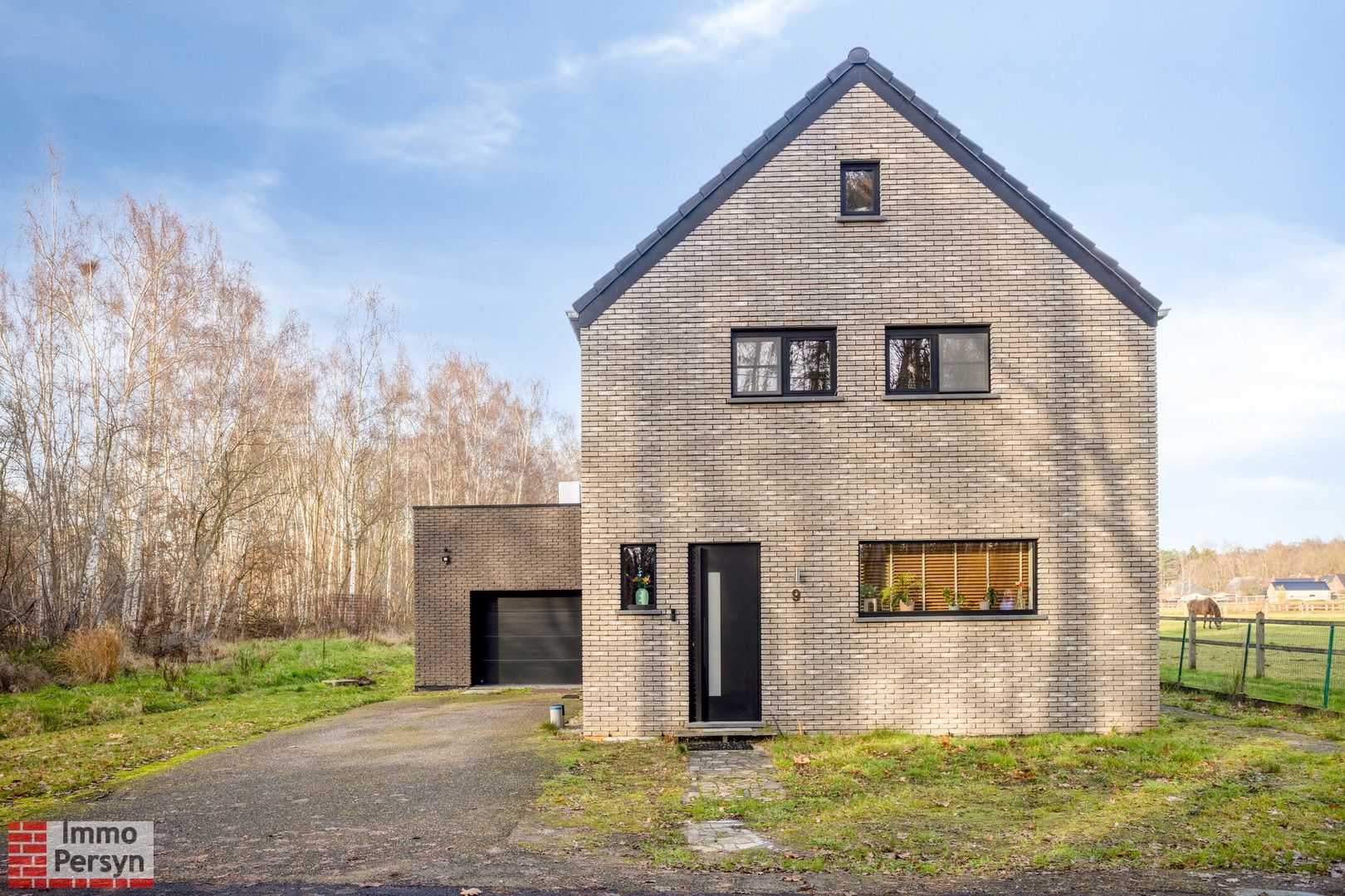 Landelijk gelegen open bebouwing op bijna 16 are. EPC A! foto {{pictureIndex}}