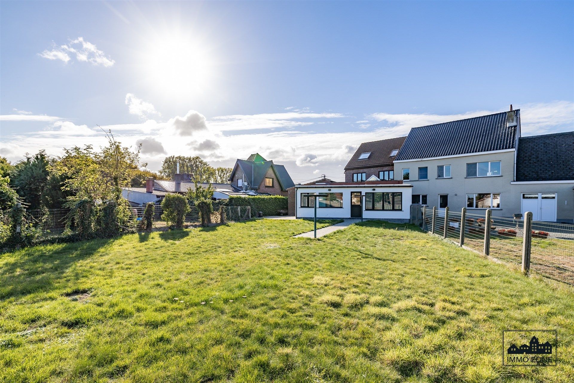 Lichtrijke halfopen woning te Nieuwerkerken! foto 17