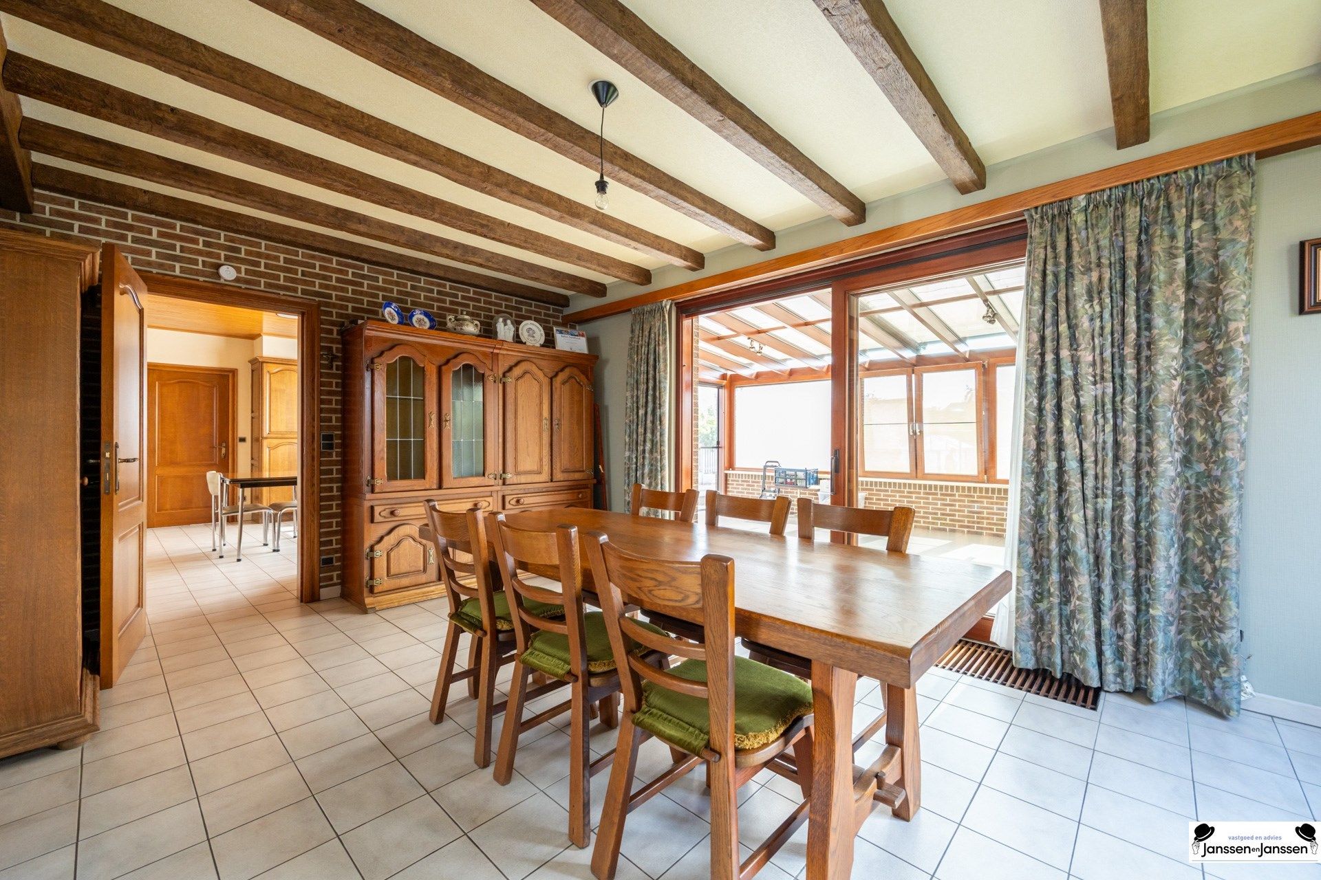 Ruime gezinswoning met 3à4 slaapkamers, kelder op een centrale locatie! foto 8