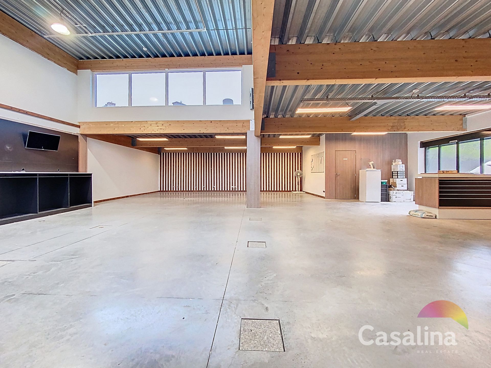 CASALINA Real Estate- Commercieel gelijkvloers van +/- 385m² foto 2
