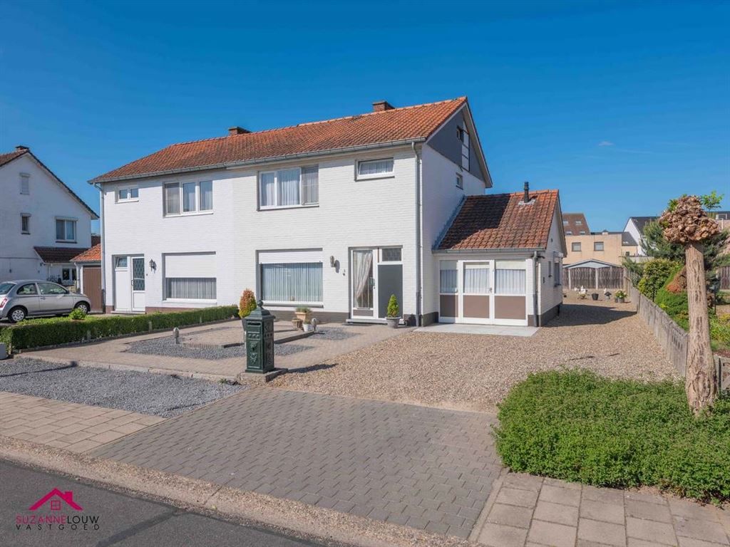 Goed onderhouden, half-vrijstaande gezinswoning foto 3