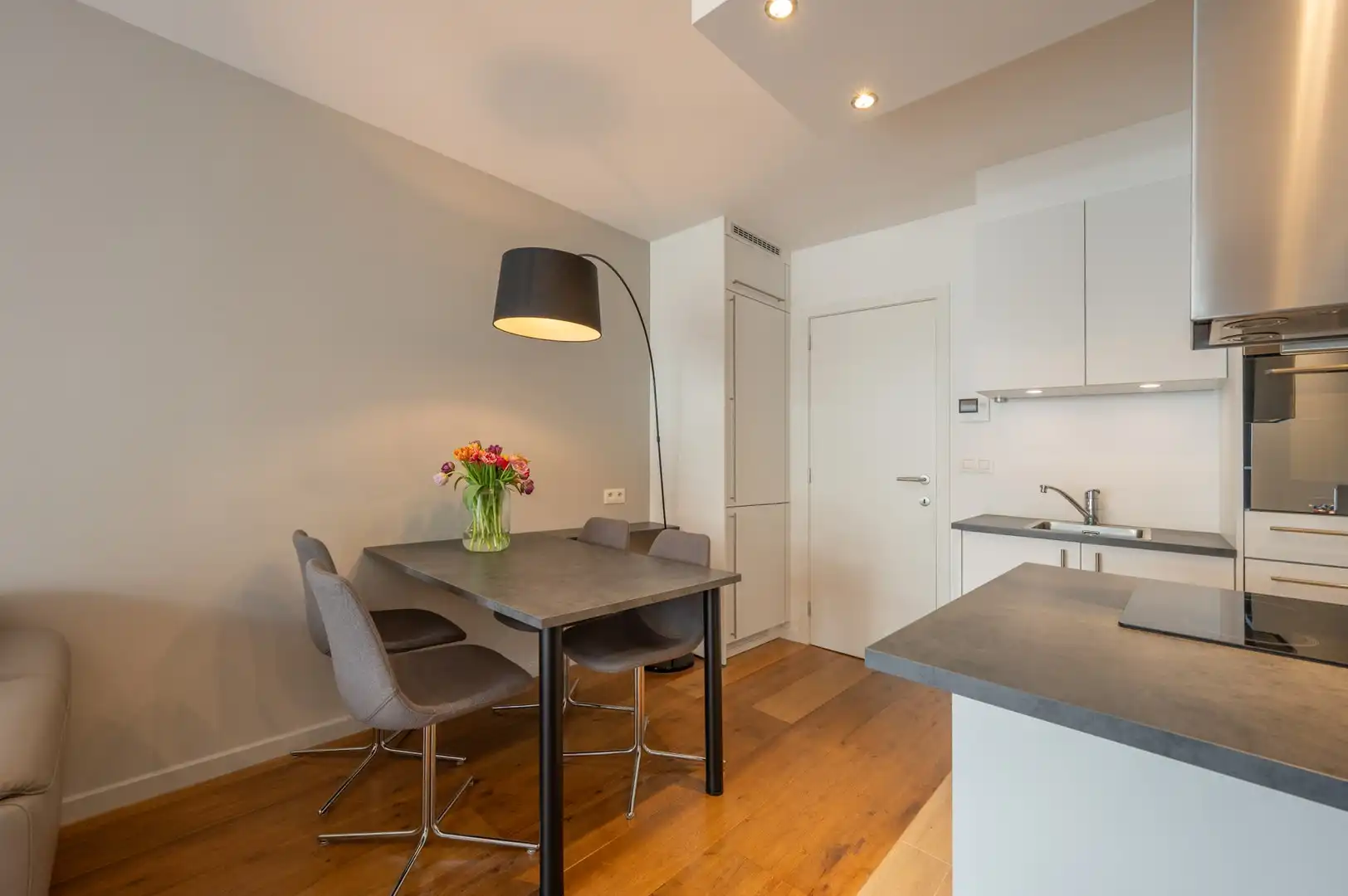 Pied-à-terre heel goed gelegen in het centrum van Knokke, op enkele passen van de zee en de winkels. foto 7