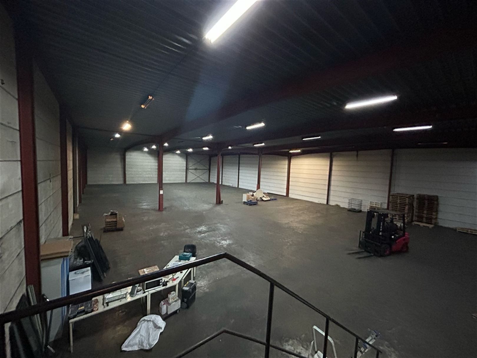 Multifunctioneel magazijn + kantoor en buitenruimte te Meer foto 6